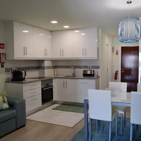 Bright With Sea View In 45 M² Lägenhet